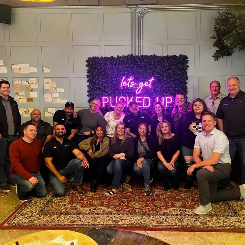 Reunión del equipo IR Pros durante la formación del nuevo ERP. El ERP aportará valor empresarial.